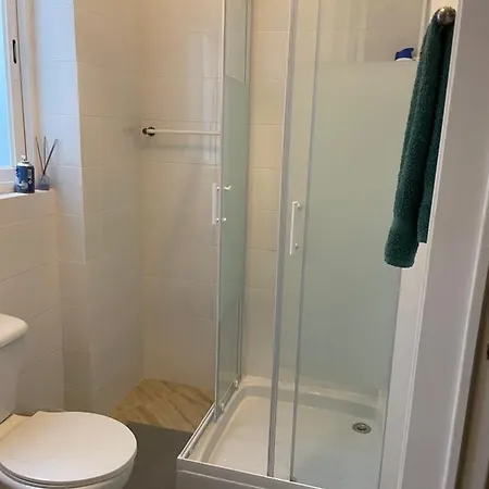 Quarto Iluminado Com Varanda 6 Ubytování v soukromí Lisboa