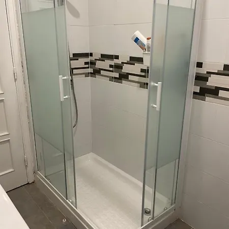 Quarto Iluminado Com Varanda 6 Alloggio in famiglia Lisbona