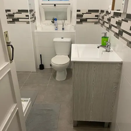 منزل للإقامة Quarto Iluminado Com Varanda 6 *